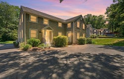 68 Laurel St, Greenfield, MA 01301