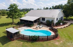 4153 Heltons Way, Jay, FL 32565