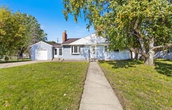 5340 Byron Avenue N, Crystal, MN 55429