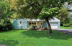 33 OREGON Avenue, MOUNT LAUREL, NJ 08054
