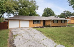 208 Lakeview Dr, Independence, KS 67301