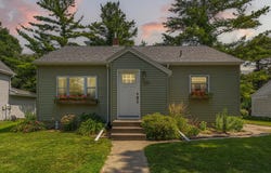 707 N Hennepin Street, Winthrop, MN 55396