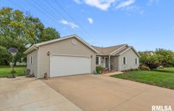 2901 TWIN LAKES Drive, Springfield, IL 62707