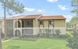 324 KNOTTY PINE Circle, Greenacres, FL 33463