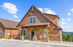 141 Pioneer Peak Road, Kimberling City, MO 65686