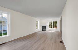 118 Barbara Ln, Hudson, NH 03051