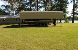 41 White Ln, Many, LA 71449