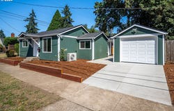 823 4TH St, Springfield, OR 97477