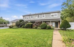 1 Greentree Circle, Westbury, NY 11590