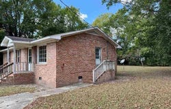 303 Irick Dr., Marion, SC 29571