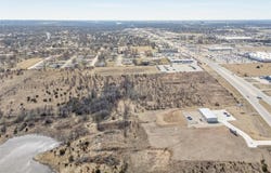 14th St & E Hubbard Rd, Ponca City, OK 74604
