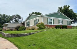 4900 Voltaire Drive, Godfrey, IL 62035
