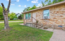 701 W Hull Street, Denison, TX 75020