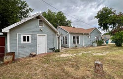 405 E South, Henrietta, TX 76365