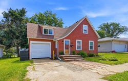 914 S 2nd Ave, Washington, IA 52353