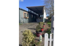 100 RIVER BEND Rd, Reedsport, OR 97467