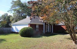 901 Woodleigh Dr, Dothan, AL 36305
