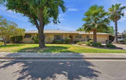 1522 E Bolinger Way, Dinuba, CA 93618