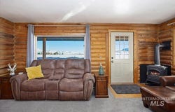 128 E Sage Ave, Fairfield, ID 83327