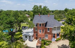 1220 W Lake Dr, Taylor, TX 76574