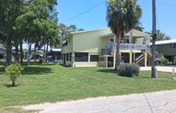 89 236th St, Suwannee, FL 32692