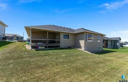 2612 S Galena Ave, Sioux Falls, SD 57110