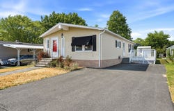 3 Queens Rd, Attleboro, MA 02703