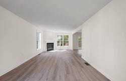 118 Barbara Ln, Hudson, NH 03051