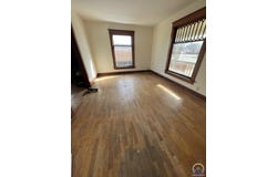 812 SW 6th Ave, Topeka, KS 66603