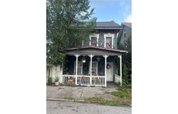 914 4th Avenue, PA 16602