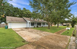122 Booth Circle, Ocean Springs, MS 39564