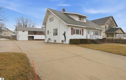 430 Bridge Avenue, Alma, MI 48801