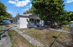 1114 SW 13th Ct, Miami, FL 33135