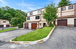 53 Ellen Heath Drive, Matawan, NJ 07747