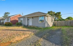 941 PACIFIC Ave, CoosBay, OR 97420