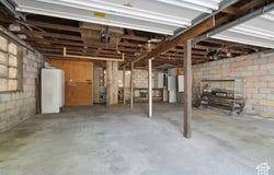 6131 S CEDAR St, Murray, UT 84107
