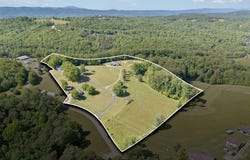 2245 Pinecrest Rd, Jacksboro, TN 37757