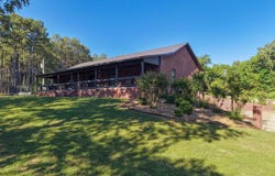 2 Caxambas Dr, Cherokee Village, AR 72529