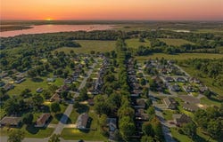 112 W Calvird Drive, Clinton, MO 64735