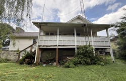 907 High St, Clinton, TN 37716