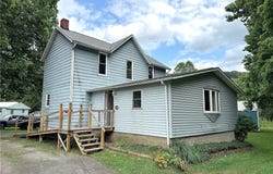 561 Chestnut Ridge Rd, Derry Twp, PA 15650