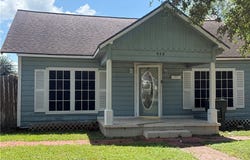 948 N Wright Street, Alice, TX 78332