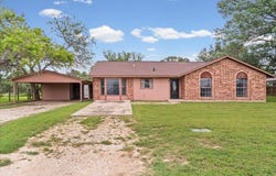650 W Austin Rd, Luling, TX 78648