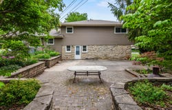 8551 N Manor Ln, Fox Point, WI 53217