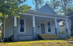 713 Poplar, PARIS, TN 38242