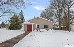 110 W MAIN Street, Pleasant Plains, IL 62677