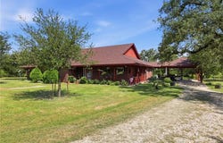 300 Moss Oak Drive, Somerville, TX 77879