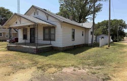 201 Moore St, Coats, KS 67124