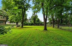 200 MAPLE Street, WARMINSTER, PA 18974