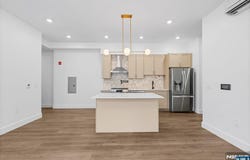 21 Lincoln Park, Newark, NJ 07102